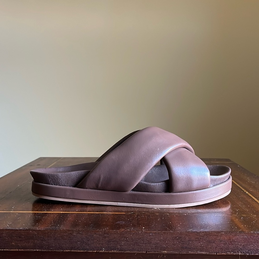 New in Box - Habille - Leather Puffer Slide Sandal - 39 / US 8.5-9
